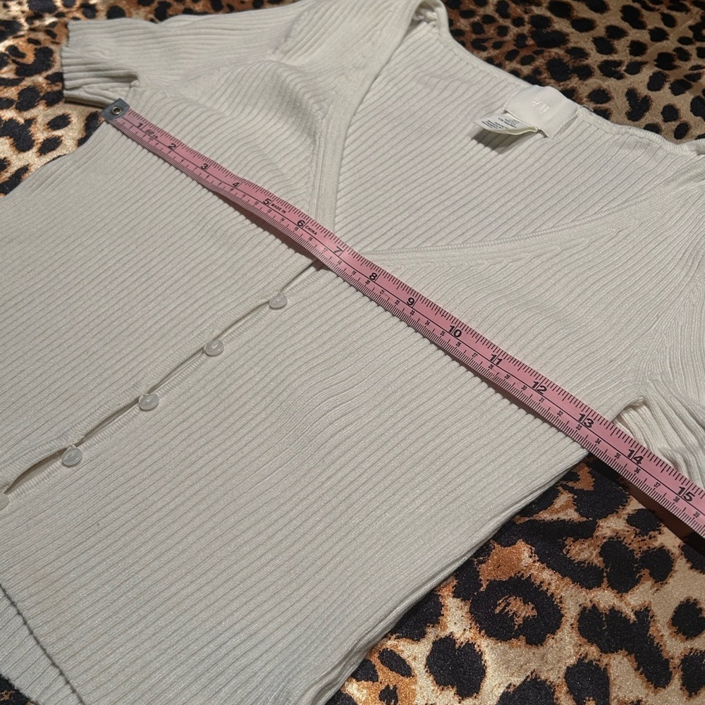 H&M Cream Ribbed Button Down Crop Top - Picture 5 of 6